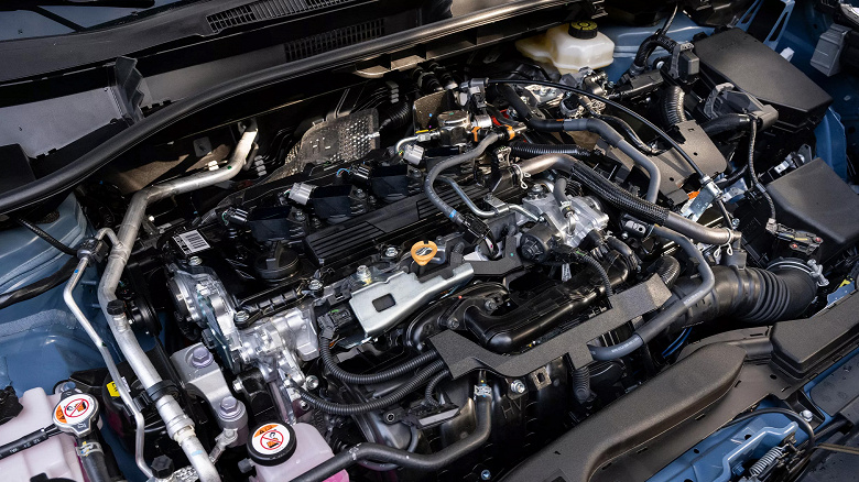 Гибридные Toyota Camry и Corolla Cross могут потерять мощность и загореться: в США объявлен большой отзыв